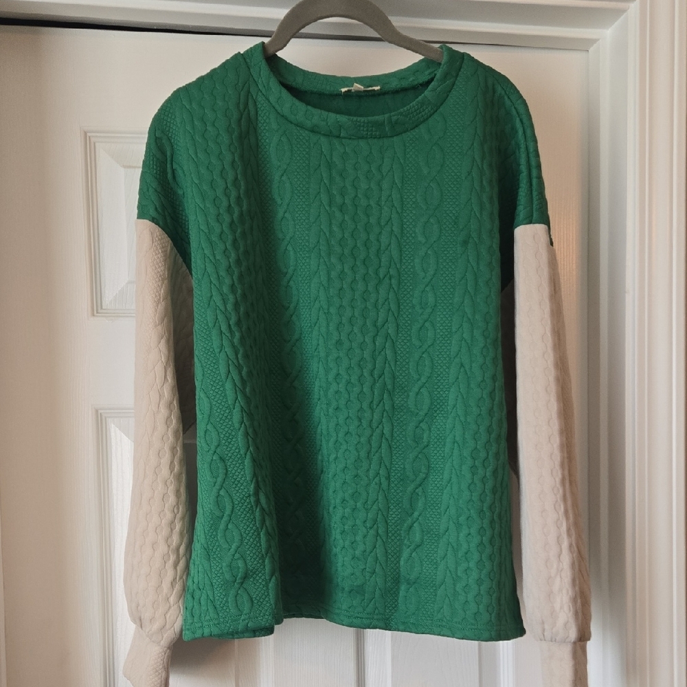JODIFL Emerald Green Cable Knit Sweatshirt with Cream Sleeves